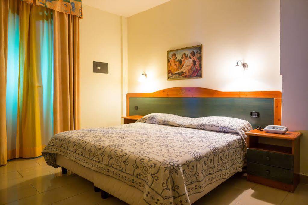 Barone Di Mare Hotel Melendugno Exterior photo